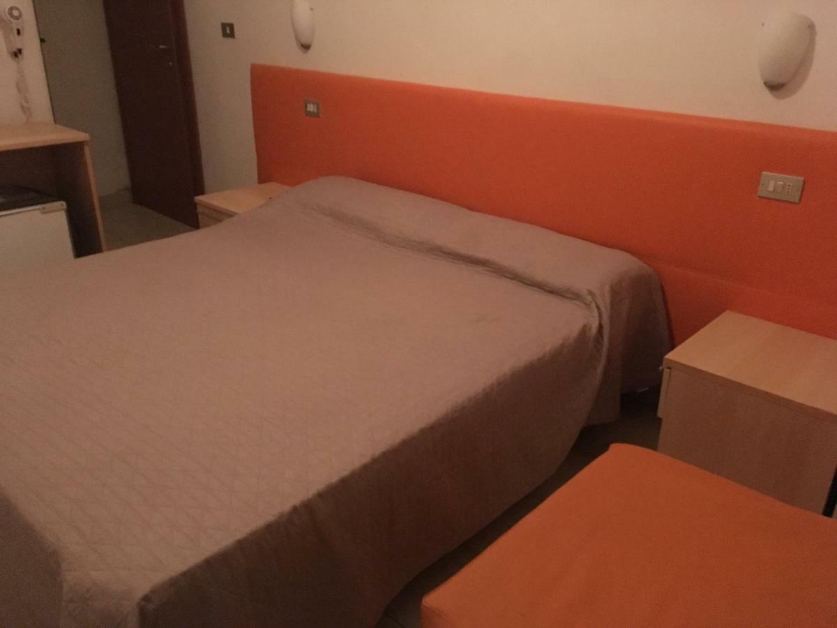 Bed and Breakfast New Prophet Cattolica Exterior foto